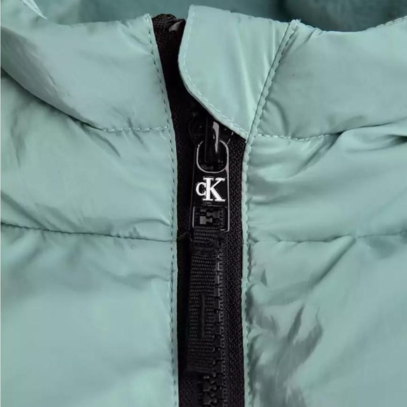 NWT Calvin Klein Jeans Kids Liquid Shine Aquifer Puffer Jacket Size 4 New - Picture 7 of 9